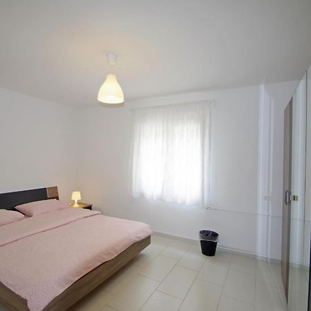 Apartments Nikolina Rakalj Kültér fotó